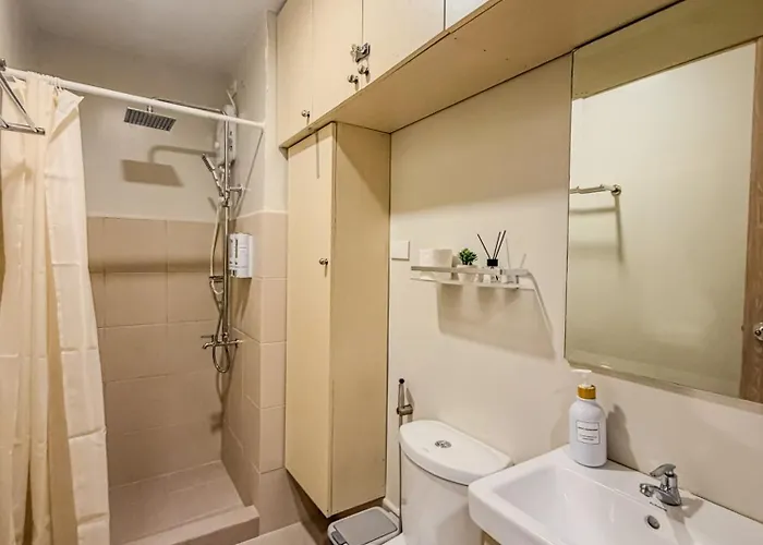 Wooden White 4* Manila