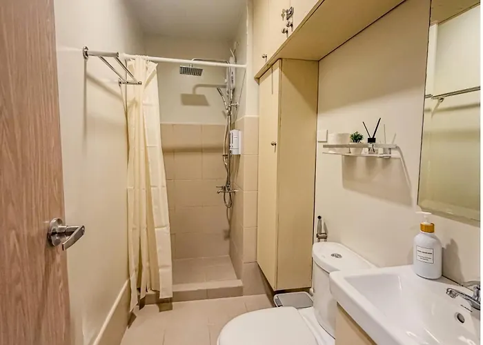 Wooden White Aparthotel