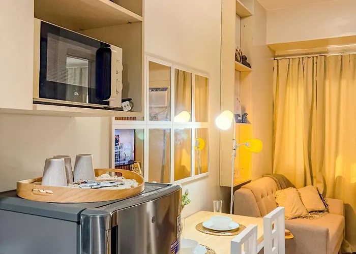 Wooden White Aparthotel